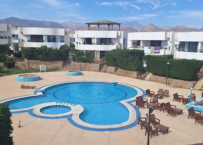 With Pool View,one Bedroom,living Room,kitchenette,secound Floor شقة