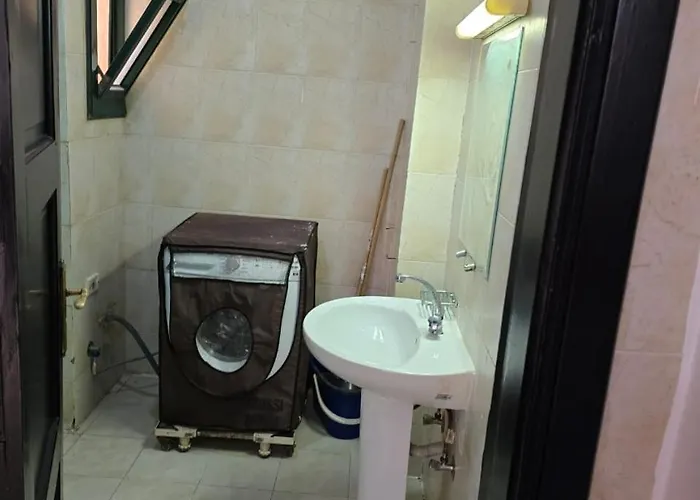شقة With Pool View,one Bedroom,living Room,kitchenette,secound Floor